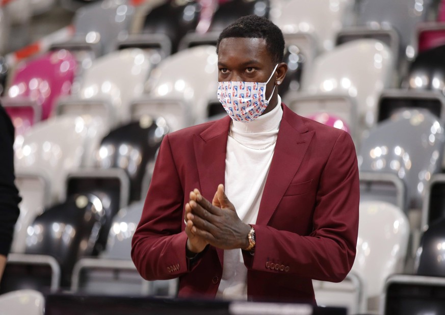 Mit Maske: NBA, Basketball Herren, USA Profi Dennis Schr