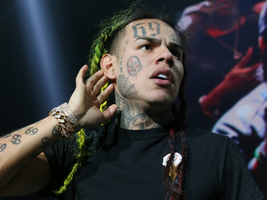 ***FiLE Photo*** Tekashi69 Pleads Guilty On 9 Counts of Drugs, Guns and Racketeering NEWARK, NJ - OCTOBER 28: Tekashi 6ix9ine at Power 105.1 s Powerhouse 2018 at Prudential Center on October 28, 2018  ...