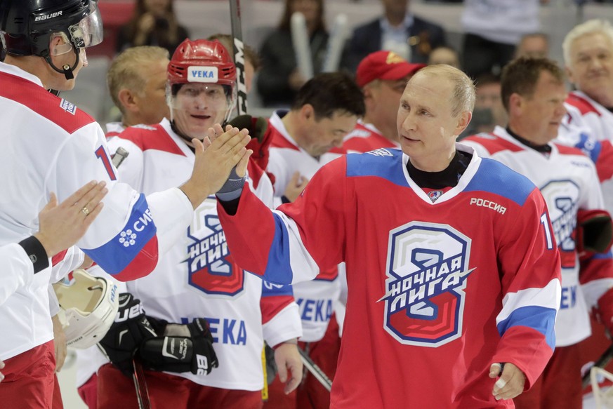 SOCHI, RUSSIA - MAY 10, 2019: Russia s President Vladimir Putin (R) after a Night Hockey League gala match at the Bolshoi Ice Palace. Mikhail Metzel/TASS PUBLICATIONxINxGERxAUTxONLY TS0AB0F3