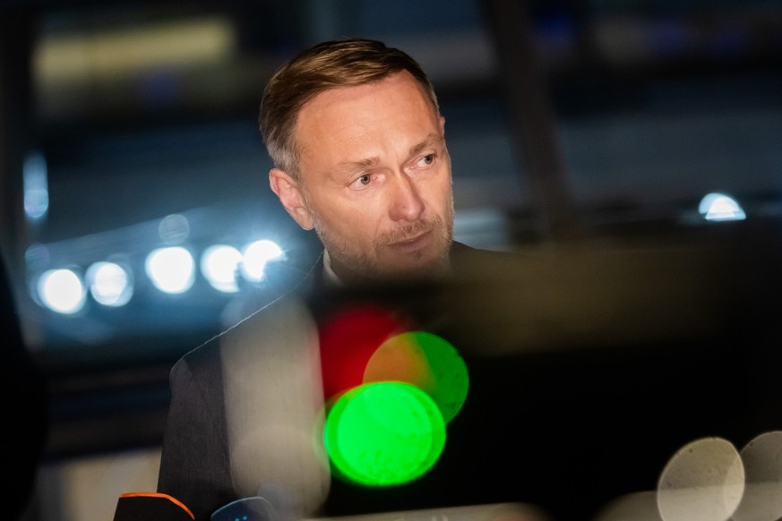 06.11.2024, Berlin: Christian Lindner (FDP), amtierender Bundesminister der Finanzen und FDP-Parteivorsitzender, gibt nach seiner Entlassung durch den Bundeskanzler ein Pressestatement. Foto: Christop ...