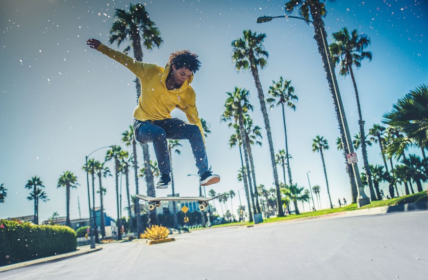 Wenn man die Social-Media-Posts vieler Kalifornier sieht, könnte man meinen, L.A. versinkt im Schnee. Nunja, in der Realität ist es dann doch so wenig, dass für ein spannendes Schneefoto aus Venice Be ...