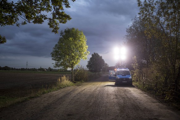 September 28, 2018 - Kerpen, Nordrhein-Westfalen, Germany - Eviction of the occupation of the Hambacher Forst at 28th september 2018 Kerpen Germany PUBLICATIONxINxGERxSUIxAUTxONLY - ZUMAg237 20180928_ ...