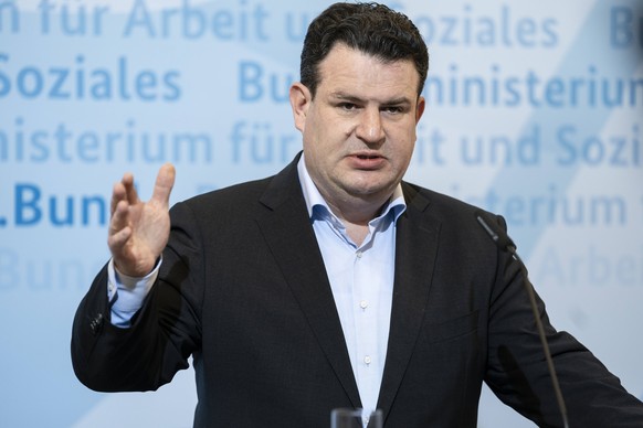 PK von Bundesarbeitsminister Hubertus Heil zu den Arbeitsmarktzahlen April Aktuell,29.04.2021,Berlin,Hubertus Heil der Bundesminister fuer Arbeit und Soziales im Portrait bei der Pressekonferenz anlae ...