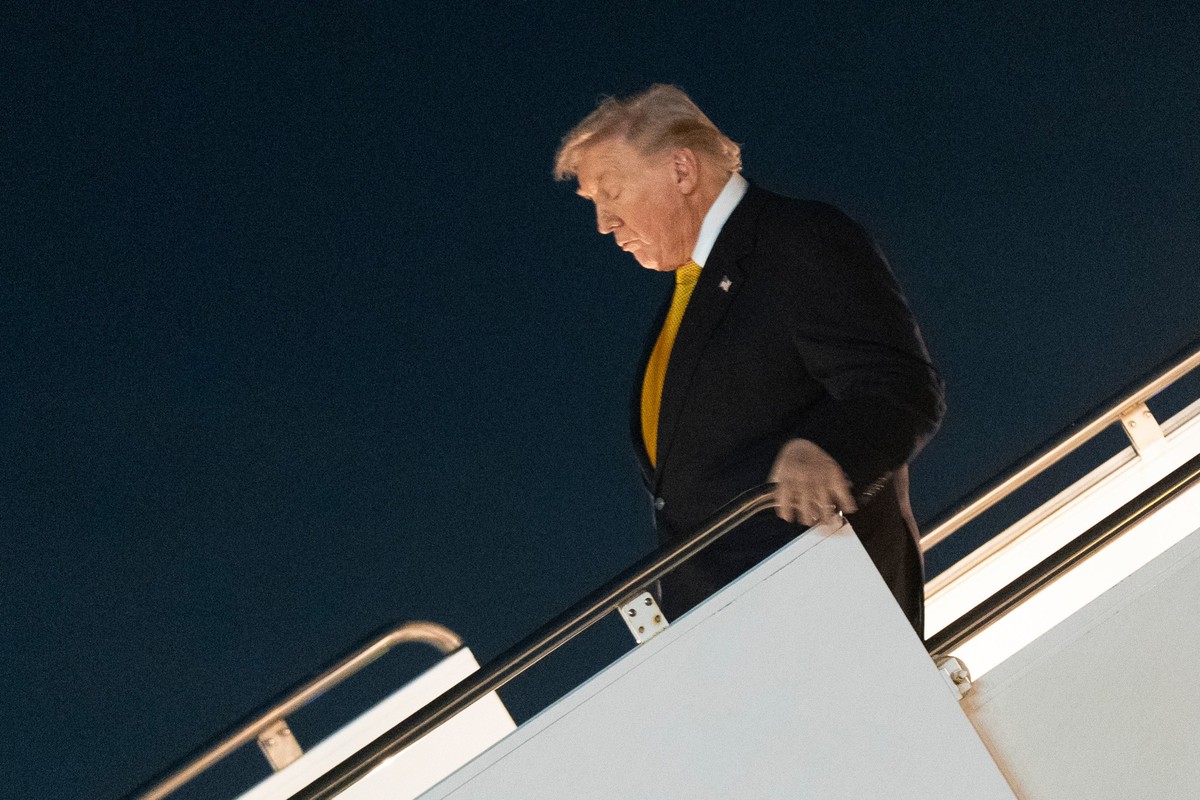 President Donald Trump arrives Palm Beach International Airport in West Palm Beach, Fla., on Air Force One, for a weekend trip at his Mar-a-Lago estate in Palm Beach, Fla., Friday, Nov. 7, 2025. (AP P ...