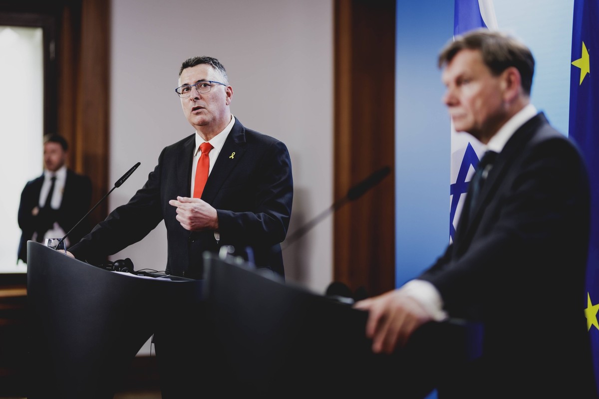 R-L Johann Wadephul CDU, Bundesaussenminister, und Gideon Sa ar, Aussenminister von Israel, aufgenommen im Rahmen einer gemeinsamen Pressekonferenz in Berlin, 05.06.2025. / Fotografiert im Auftrag des ...