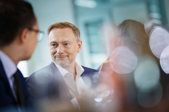 Christian Lindner FDP, Bundesminister der Finanzen, aufgenommen zu Beginn einer Kabinettssitzung im Bundeskanzleramt. Berlin, 17.07.2024. Berlin Deutschland *** Christian Lindner FDP , Federal Ministe ...