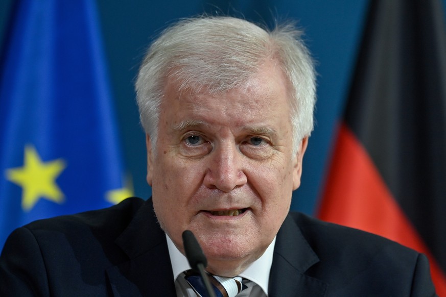 German Interior Minister Horst Seehofer addresses a press conference on migration at the Interior Ministry in Berlin, Germany September 23, 2020. John MacDougall/Pool via REUTERS