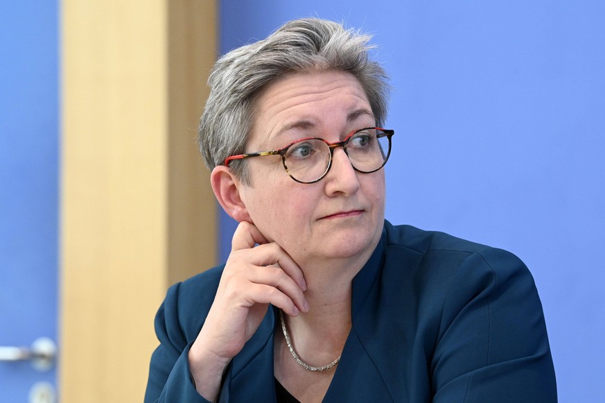 Bundesbauministerin Klara Geywitz hat sich gegen eine gesetzlich geregelte Senkung der Mindesttemperatur in Wohnungen ausgesprochen.