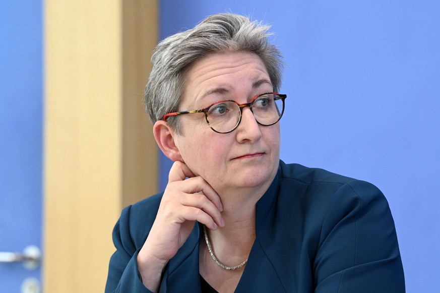 Klara Geywitz bei der Bundespressekonferenz zu den Gesetzesentw