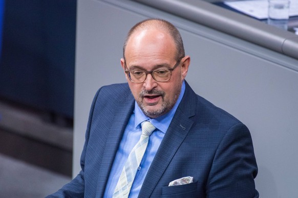 Berlin, Plenarsitzung im Bundestag Deutschland, Berlin - 25.11.2020: Im Bild ist Uwe Witt afd w�hrend der Sitzung des deutschen Bundestags zu sehen. Berlin Bundestag Berlin Deutschland *** Berlin, Ple ...