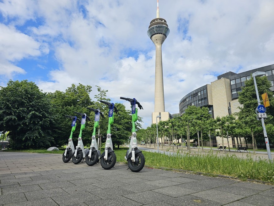 E-Scooter sind mittlerweile vor allem in Sätdten ein beliebtes Verkehrsmittel.