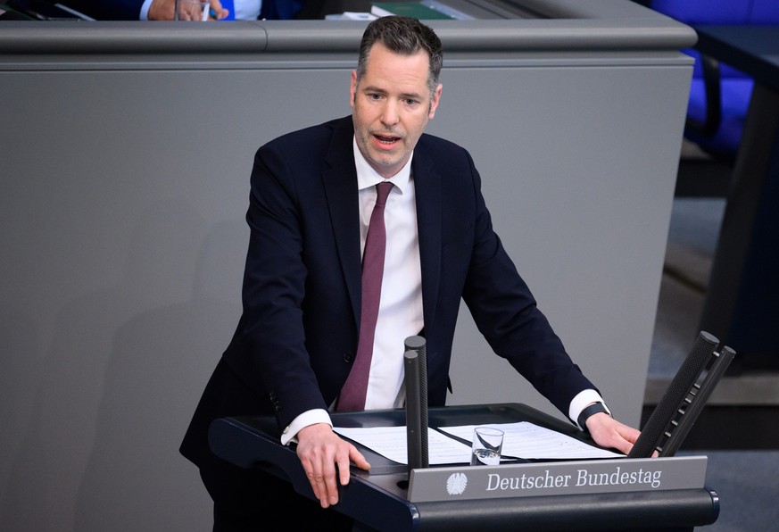 12.05.2023, Berlin: Christian Dürr, Vorsitzender der FDP-Bundestagsfraktion, spricht bei der Plenarsitzung im Deutschen Bundestag. Die Hauptthemen der 104. Sitzung der 20. Legislaturperiode sind Debat ...