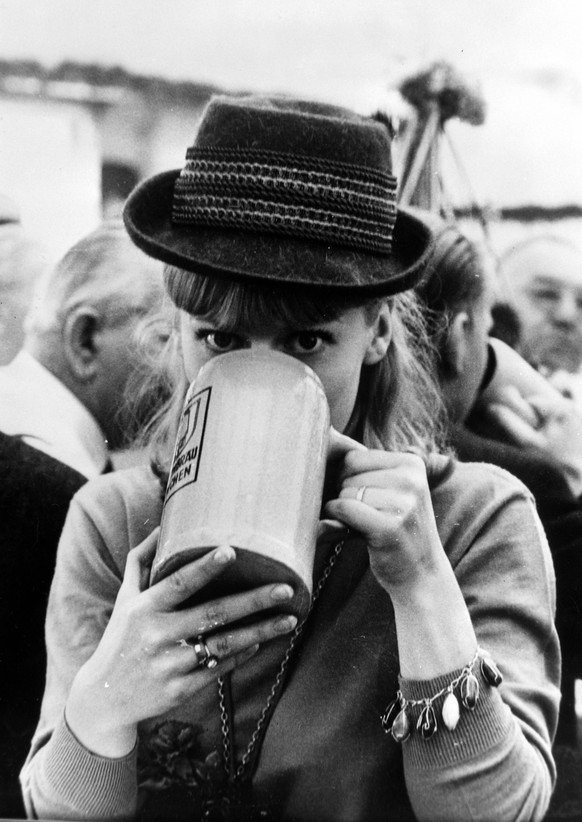 FESTIVALS OKTOBERFEST IN MUNICH ; 23 SEPTEMBER 1964, Copyright: Topfoto PUBLICATIONxINxGERxSUIxAUTxONLY UnitedArchivesIPU484645