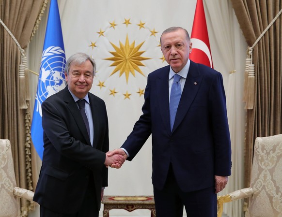 220425 -- ANKARA, April 25, 2022 -- Turkish President Recep Tayyip Erdogan R meets with United Nations Secretary-General Antonio Guterres in Ankara, Turkey, April 25, 2022. /Handout via Xinhua TURKEY- ...