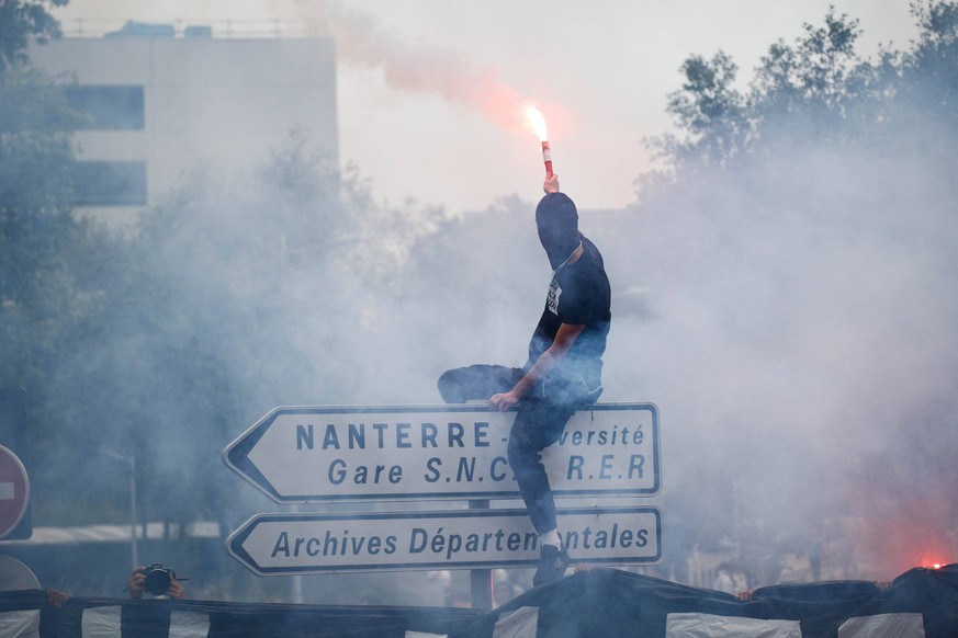 White March In Tribute To Nahel - Paris White march in tribute to Nahel, 17, who was shot in the chest by police in Nanterre, in the Paris suburbs, during a roadside check, on June 29, 2023 in Paris,  ...