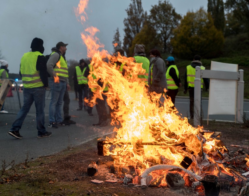 November 17, 2018 - Nantes, France - Thousands of citizens of Loire-Atlantique in Nantes, France, on 17 November 2018 answered the call of the yellow vests launched on the networks to protest against  ...