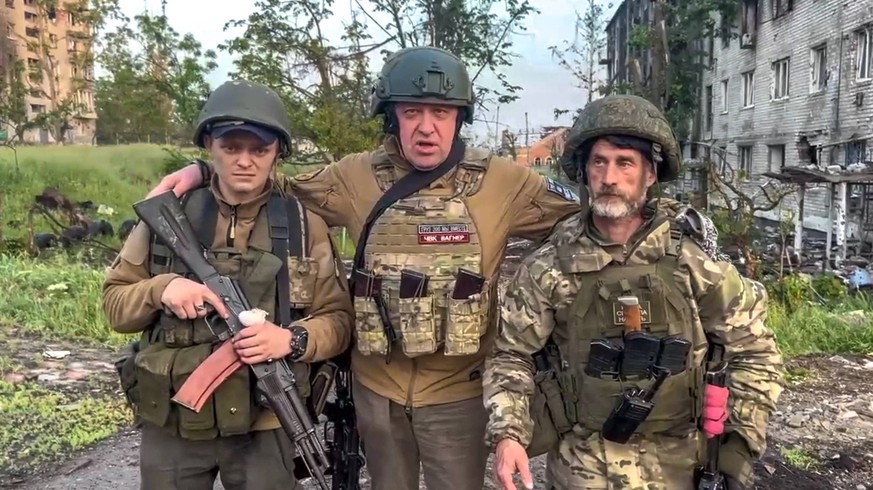 Ukraine-Konflikt, Jewgeni Prigoschin meldet Beginn des Abzugs aus Bachmut RUSSIA, ARTYOMOVSK - MAY 25, 2023: Wagner Group founder Yevgeny Prigozhin C addresses his units withdrawing from the city capt ...