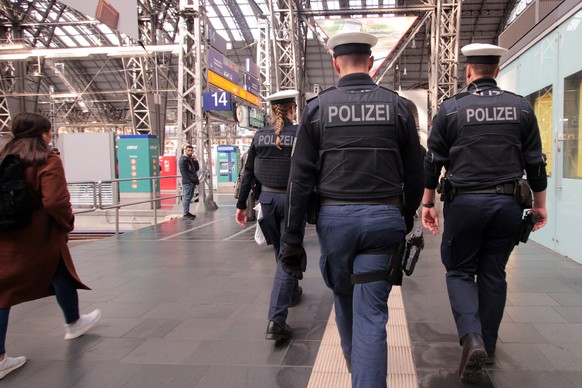 Auch die hessische Polizei hat ein Problem mit rechtsextremen Strukturen in den eigenen Reihen