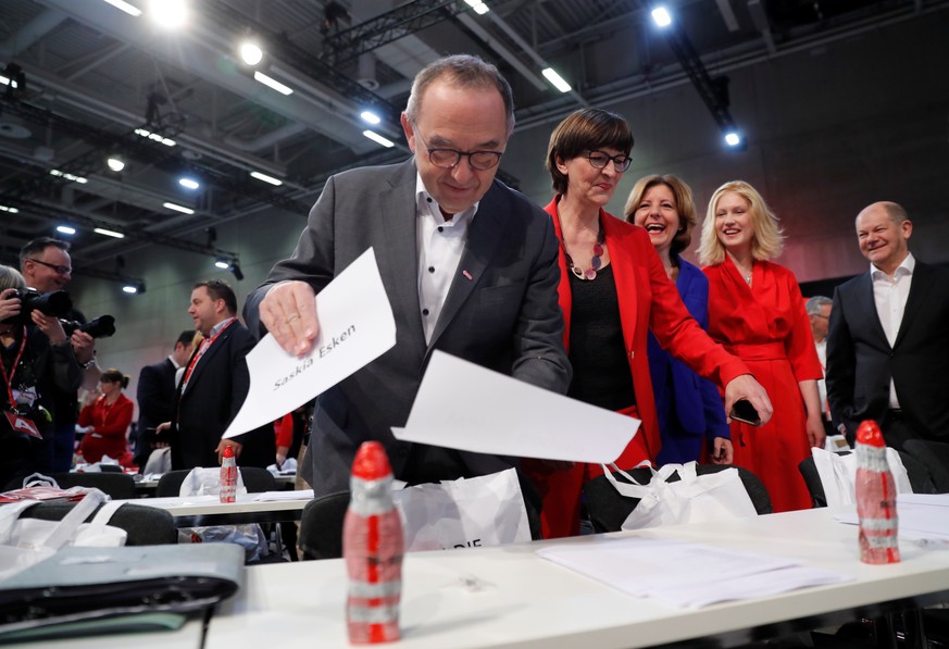 Saskia Esken and Norbert Walter-Borjans, candidates for leadership, arrive to a party congress of the Social Democratic Party (SPD) in Berlin, Germany, December 6, 2019. REUTERS/Fabrizio Bensch
