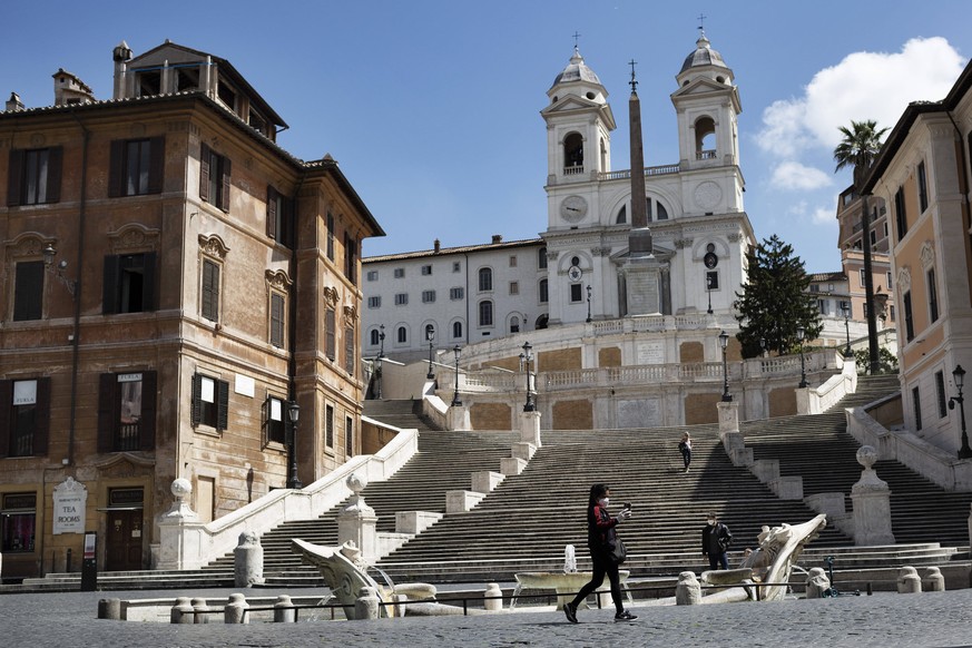 April 27, 2020, Rome, Italy: Daily life in the streets of Rome during the COVID-19 outbreak. The Italian prime minister Giuseppe Conte has announced the Phase from the 4th of May. All the city, as all ...