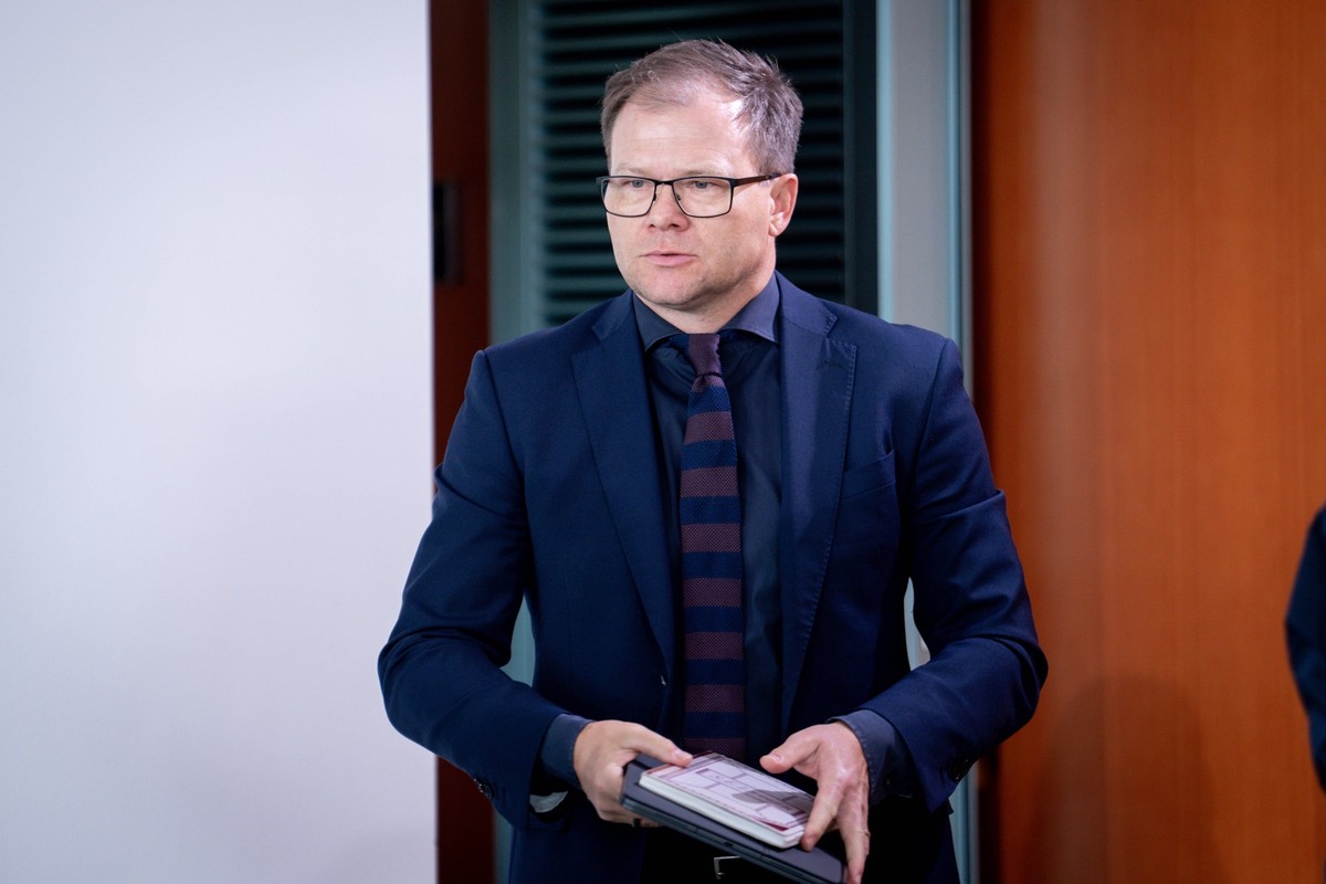 2. Sitzung des Bundeskabinett Aktuell, 14.05.2025, Berlin, Carsten Schneider, Bundesminister fuer Umwelt, Klimaschutz, Naturschutz und nukleare Sicherheit im Portrait im Vorfeld der Kabinettssitzung, ...