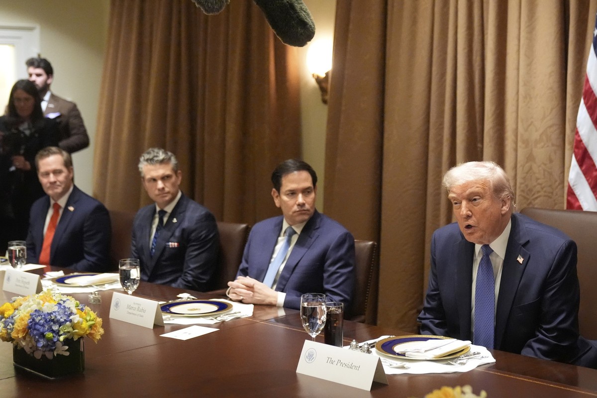 President Donald Trump speaks during a bilateral luncheon with Norwegian Prime Minister Jonas Gahr Støre in the Cabinet Room of the White House, Thursday, April 24, 2025, in Washington. With the Presi ...