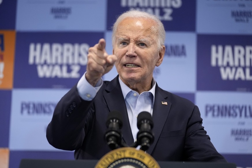 26.10.2024, USA, Pittsburgh: Joe Biden, Präsident der USA, spricht bei einer Wahlkampfveranstaltung. Foto: Manuel Balce Ceneta/AP/dpa +++ dpa-Bildfunk +++