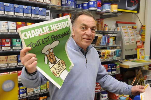 Im Saarland werden am Samstag (17.1.2015) die ersten Hefte von Charlie Hebdo, dem Pariser Satiremagazin mit der Mohammed Karrikatur auf dem Titel, verkauft. Im Laden von Roland Braun auf dem Rodenhof  ...