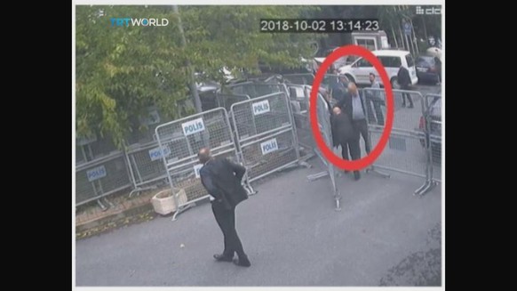 Dieses Überwachungsfoto zeigt Jamal Khashoggi (rot eingekreist) beim Betreten des saudischen Konsulats am 2. Oktober&nbsp;
