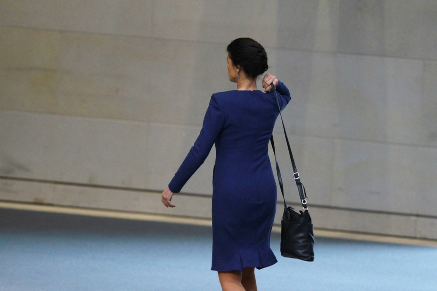 Berlin, Deutschland, 31.01.2024: Deutscher Bundestag: Haushaltswoche, 150. Sitzung: Sahra Wagenknecht, BSW, läuft währen der Generaldebatte durchs Plenum *** Berlin, Germany, 31 01 2024 German Bundest ...