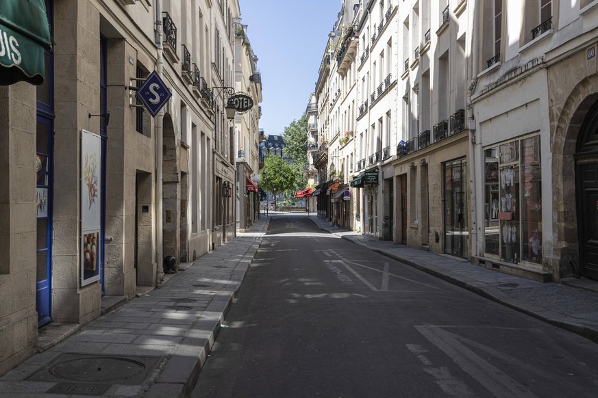 PARIS - UNDER LOCKDOWN - ILLUSTRATION Streets of Isle Saint Louis empty due to containment related to the Coronavirus crisis, Paris, April 26, 2020.Rues de l Ile Saint Louis vident a cause du confinem ...