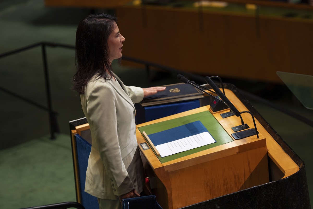 ARCHIV - 09.09.2025, USA, New York: Annalena Baerbock, die neu gewählte Präsidentin der 80. Sitzung der Generalversammlung der Vereinten Nationen, wird im Hauptquartier der Vereinten Nationen vereidig ...
