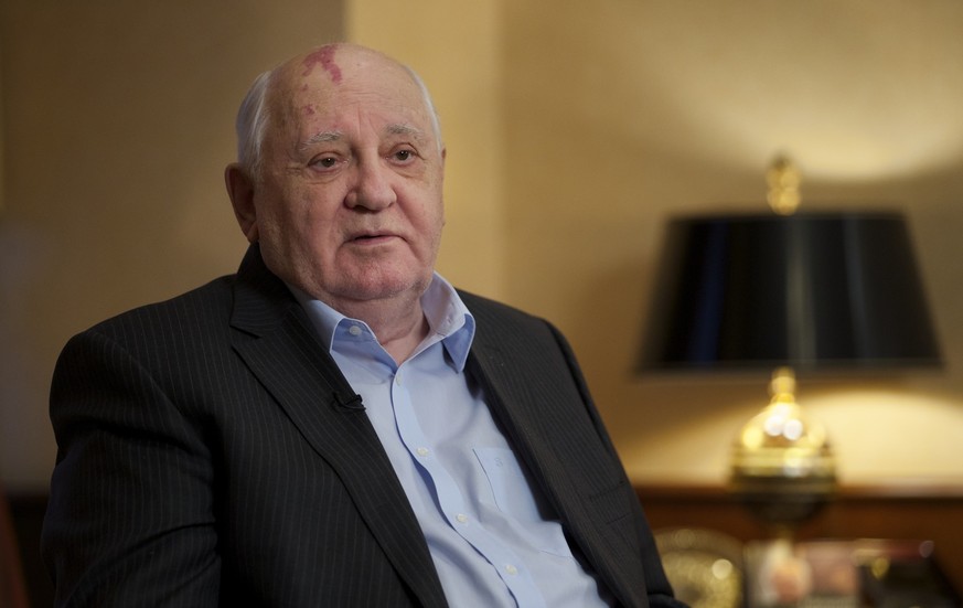 Der ehemalige sowjetische Staatschef Michail Gorbatschow ist nach schwerer und langer Krankheit am Dienstagabend im Alter von 91 Jahren in Moskau gestorben.