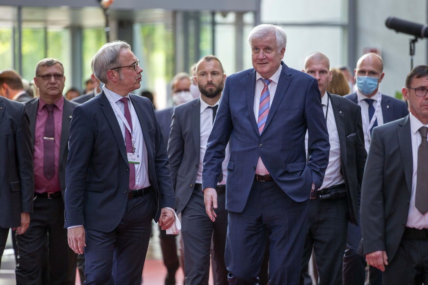 Georg Maier und Horst Seehofer bei der Innenministerkonferenz Thüringen 2020 im Dorint Hotel. Erfurt, 17.06.2020 | Verwendung weltweit