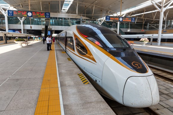High speed train Fuxing high-speed railway Tianjin Station in China, Tianjin, China - September 29, 2019: High speed train Fuxing high-speed railway Tianjin Station in China., Tianjin, China - Septemb ...
