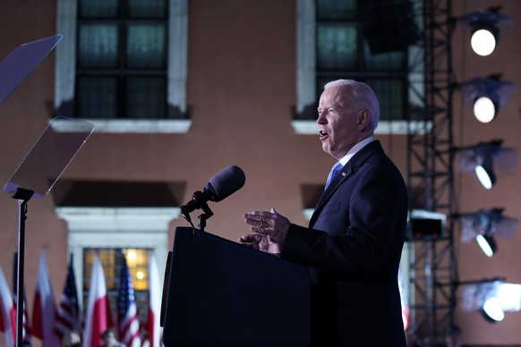 26.03.2022, Polen, Warschau: Joe Biden, Pr�sident der USA, h�lt eine Rede �ber den russischen Einmarsch in der Ukraine im K�niglichen Schloss. Biden ist zu einem zweit�gigen Besuch in Polen, um Gespr� ...