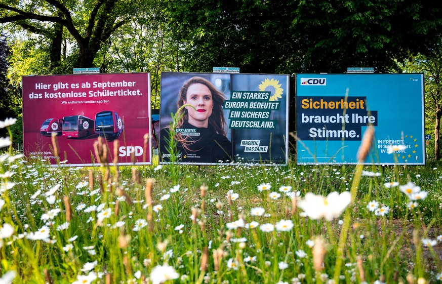 ARCHIV - 19.05.2024, Hamburg: Wahlplakate zur Europawahl von der SPD, B