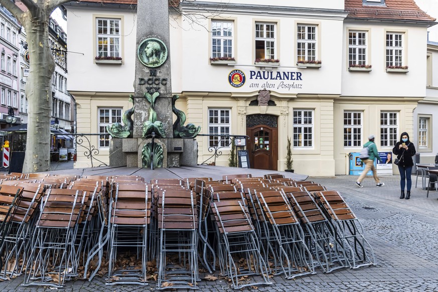 Biergarten in Stuttgart. Geschlossen wegen Corona-Pandemie. // Europa, DEU, Deutschland, Baden-W