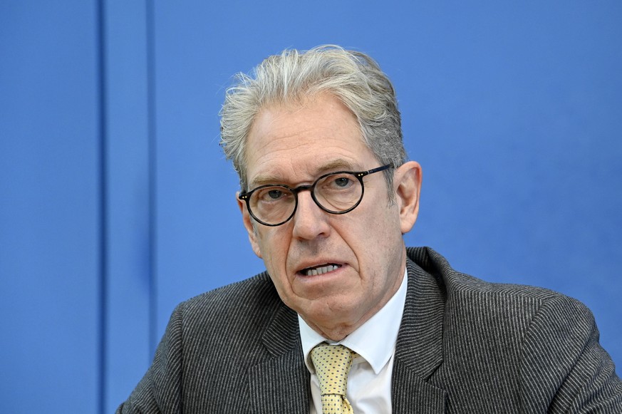 Andreas Gassen bei der Pressekonferenz zur aktuellen Corona-Lage im Haus der Bundespressekonferenz. Berlin, 25.02.2022