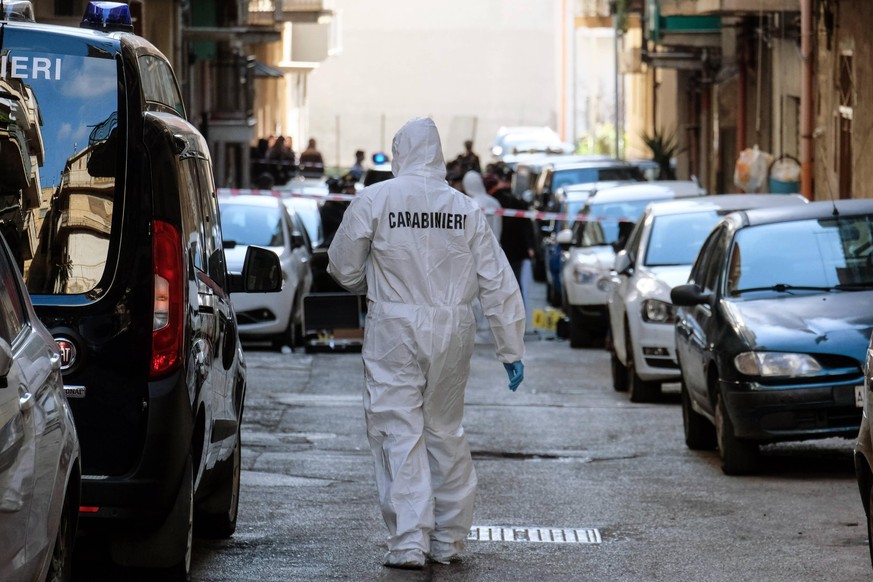 Belmonte Mezzagno, killed Agostino Alessandro Migliore, the brother of a boss arrested, in a mafia ambush, at dawn under the house. The Migliore family is close to the godfather Filippo Bisconti, a co ...