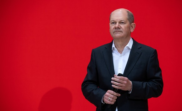 Experte Niedermayer hat Zweifel daran, ob Olaf Scholz der Richtige für den SPD-Wahlkampf ist.