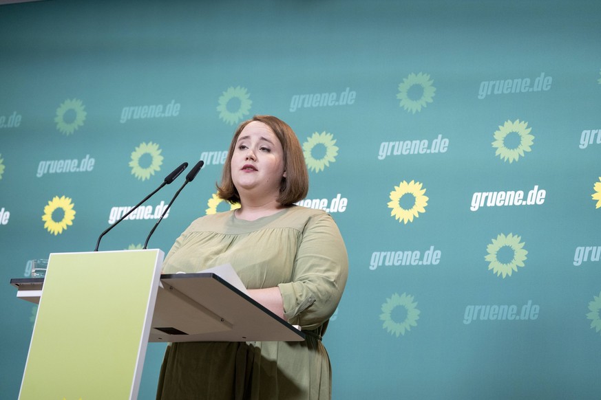 Pressekonferenz mit Ricarda Lang, Bundesvorsitzende von Bündnis90/Die Grünen -Pressekonferenz mit Ricarda Lang, Bundesvorsitzende von Bündnis90/Die Grünen -, Berlin Berlin Deutschland Parteizentrale * ...