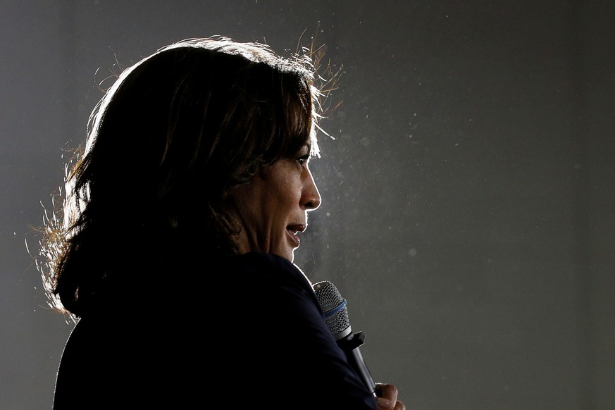 Democratic 2020 U.S. presidential candidate and U.S. Senator Kamala Harris (D-CA) speaks during a campaign stop in Somersworth, New Hampshire, U.S., July 14, 2019. REUTERS/Brian Snyder/File Photo