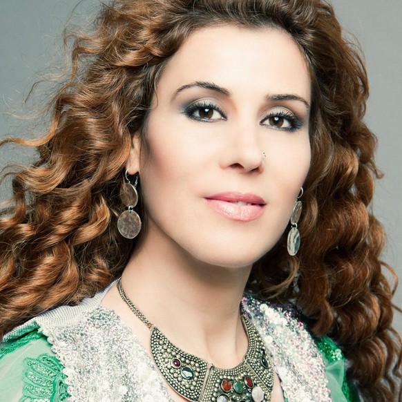 Saide İnaç tritt unter dem Künstlernamen Hozan Cane auf.