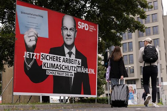 Eine Bildsprache, die hervorsticht: SPD-Wahlplakat in Berlin.  