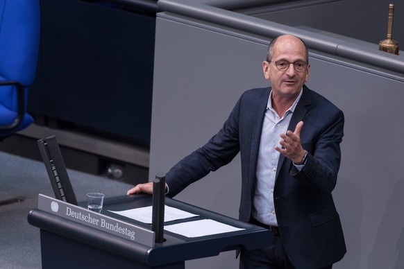 Berlin, Plenarsitzung im Bundestag Deutschland, Berlin - 07.05.2020: Im Bild ist Achim Kessler die linke während der Sitzung des deutschen Bundestags zu sehen. Berlin Bundestag Berlin Deutschland ***  ...