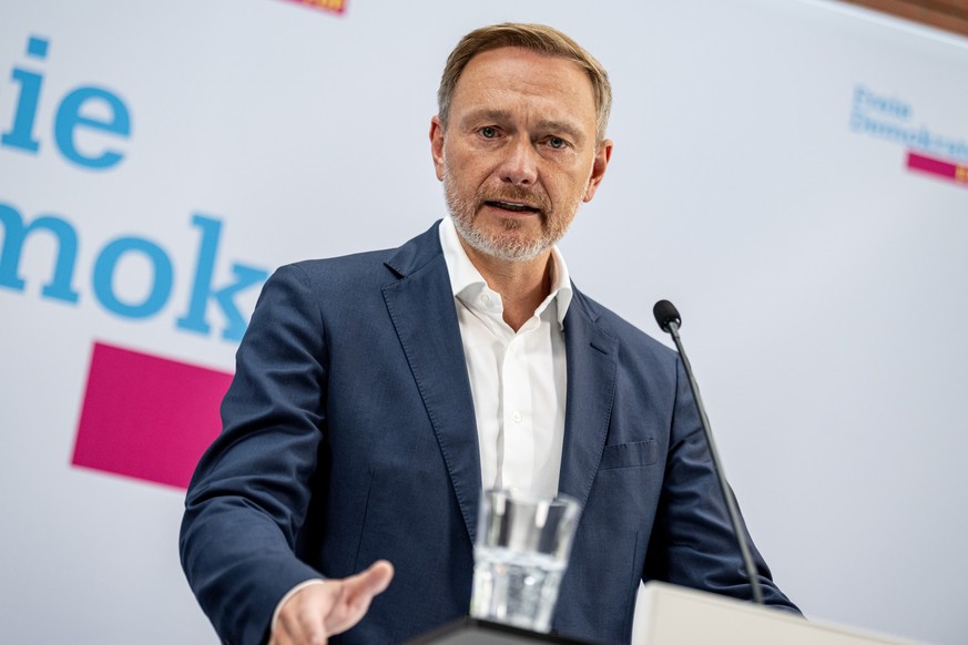 ARCHIV - 02.09.2024, Berlin: Christian Lindner (FDP), Finanzminister und Bundesvorsitzender, nimmt an einer Pressekonferenz nach der Landtagswahlen in Sachsen und Thüringen im Hans-Dietrich-Genscher-H ...