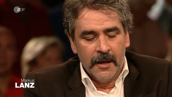 Über die Folter, die Deniz Yücel im Gefängnis erlebt hat, spricht er nicht.