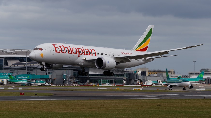 Dublin, Ireland, March 20th 2015, Ethiopian Airlines Boeing 787, landing at Dublin Airport