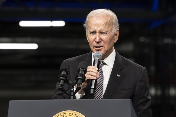 NY: President Joe Biden Jr. visits IBM facility President Joe Biden Jr. delivers remarks at IBM facility. The President praised the CHIPS and Science Act passed by Congress and signed by him to increa ...